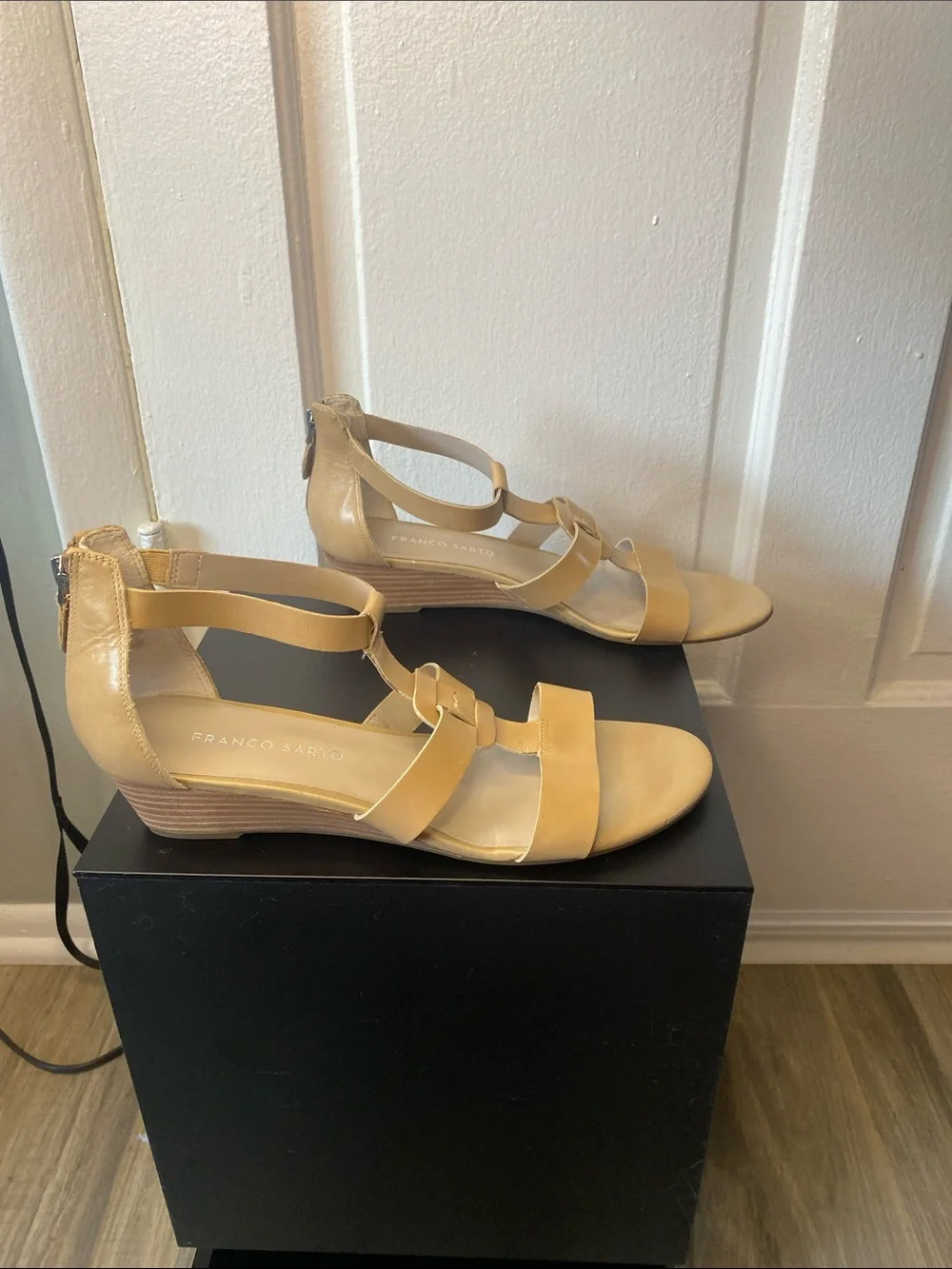 Franco‎ Sarto Beige Leather Strappy Wedge Sandals Ankle Strap Zipper 9